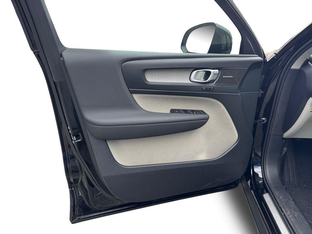 new 2026 Volvo XC40 car, priced at $51,259