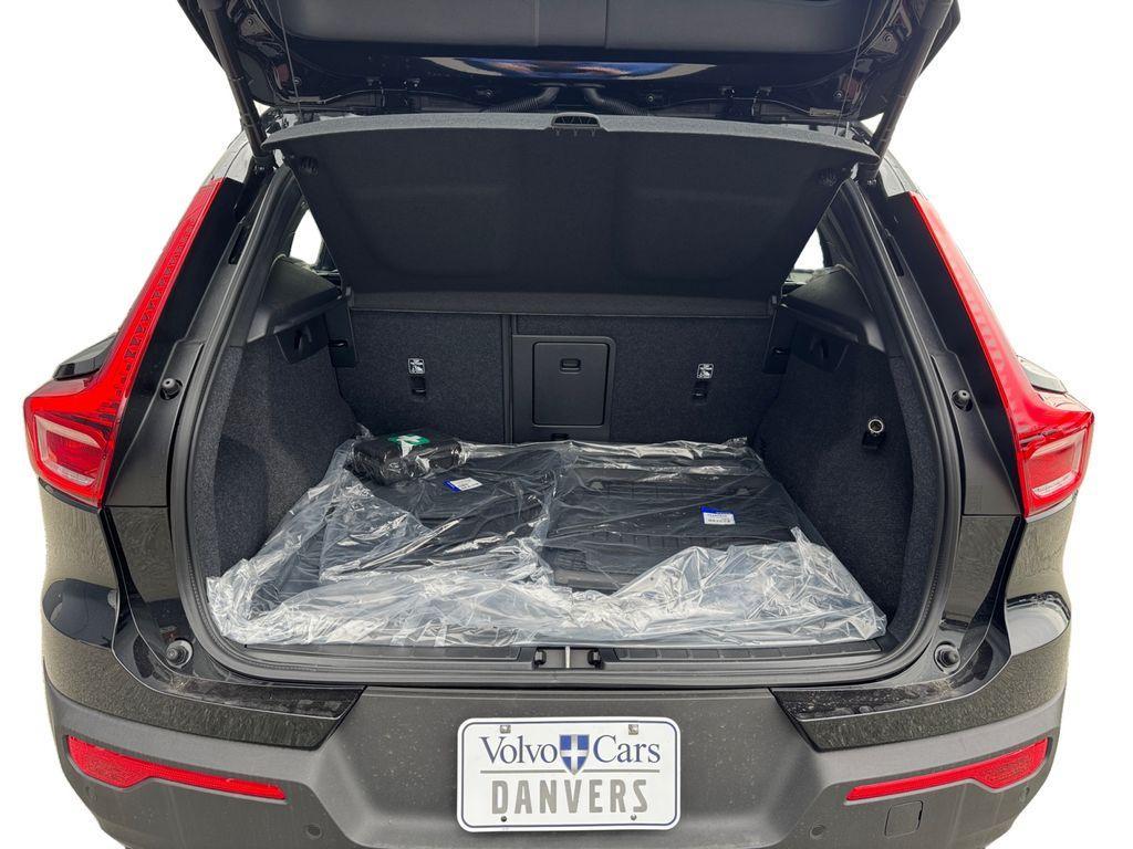 new 2026 Volvo XC40 car, priced at $51,259