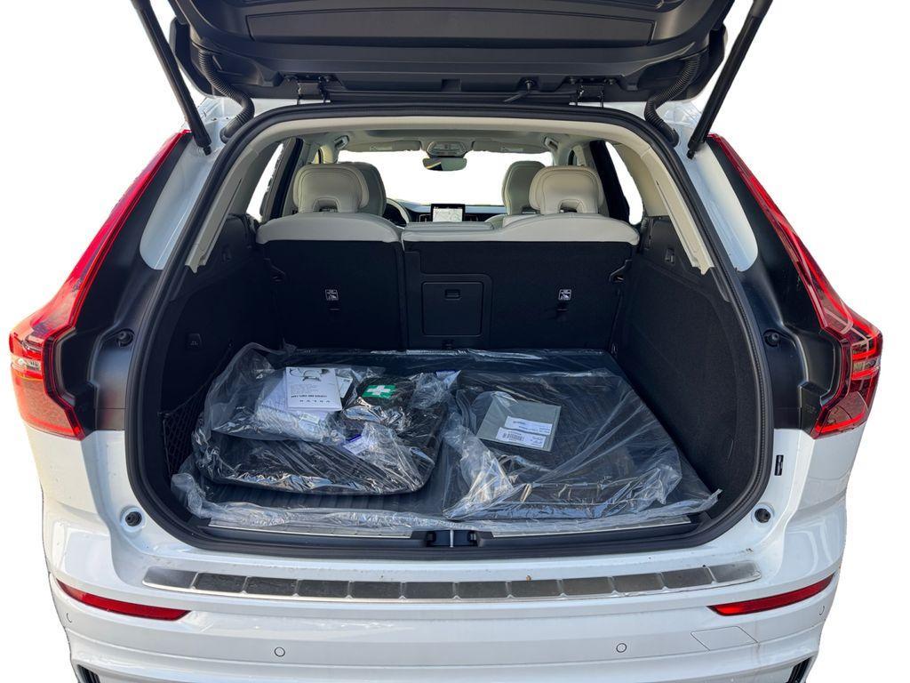 new 2026 Volvo XC60 Plug-In Hybrid car, priced at $75,784