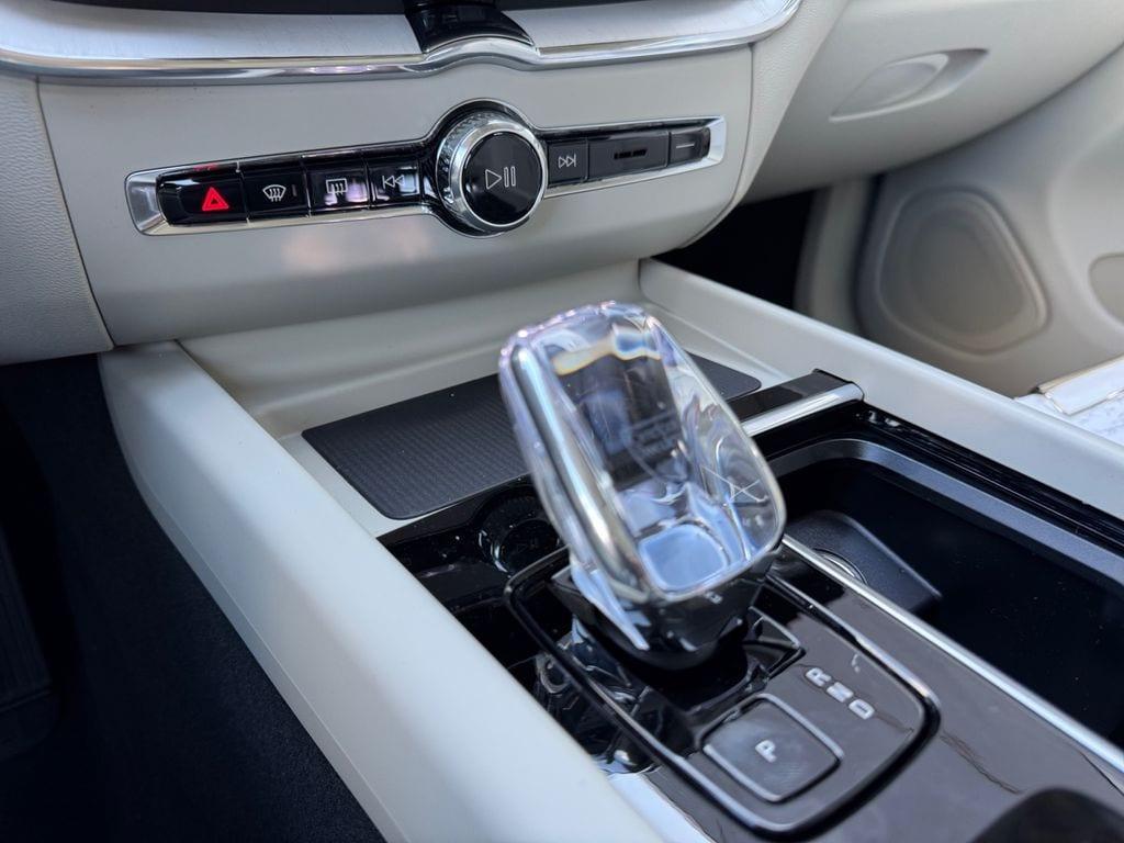 new 2026 Volvo XC60 Plug-In Hybrid car, priced at $75,784