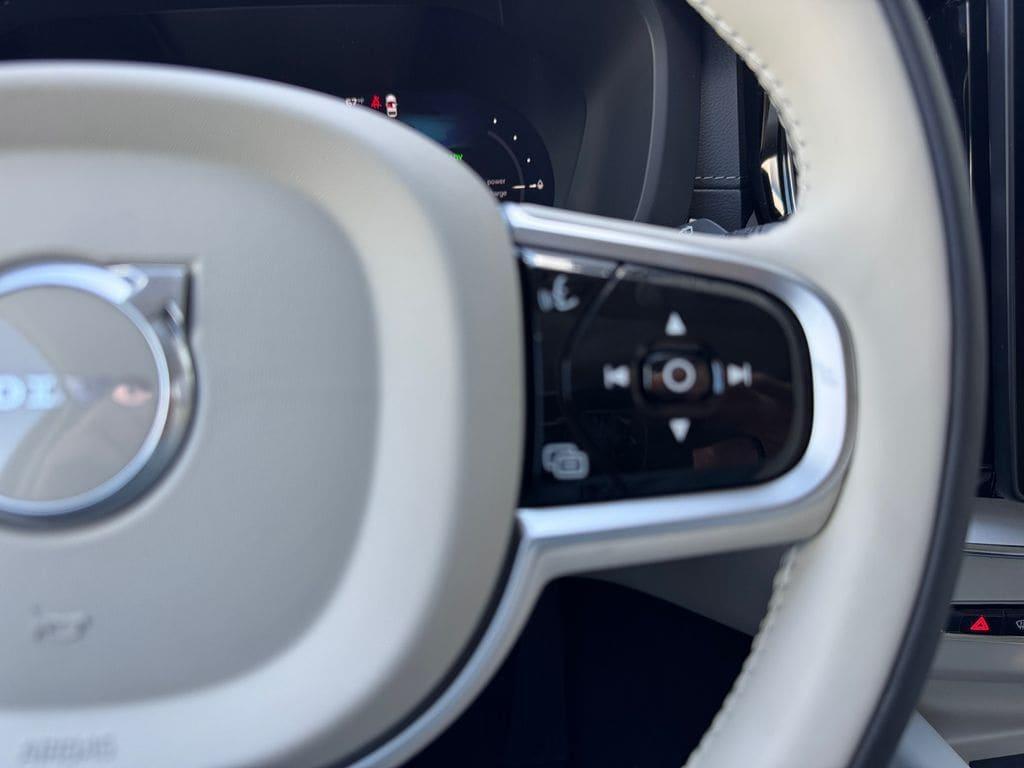 new 2026 Volvo XC60 Plug-In Hybrid car, priced at $75,784