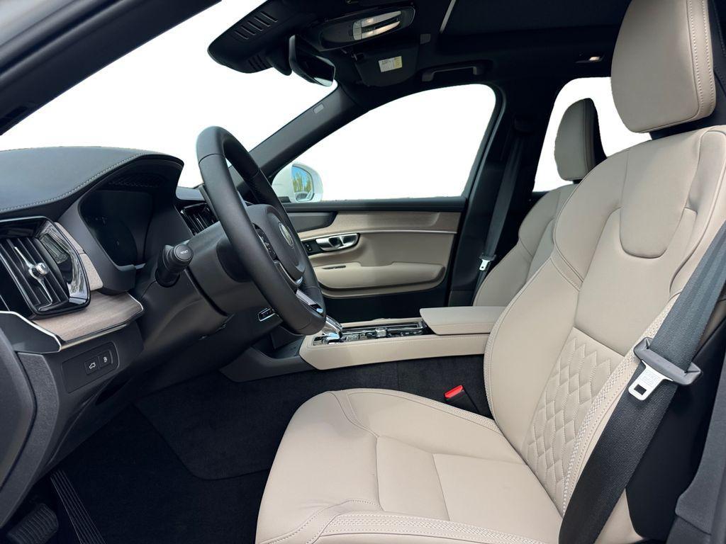 new 2026 Volvo XC90 Plug-In Hybrid car, priced at $82,424