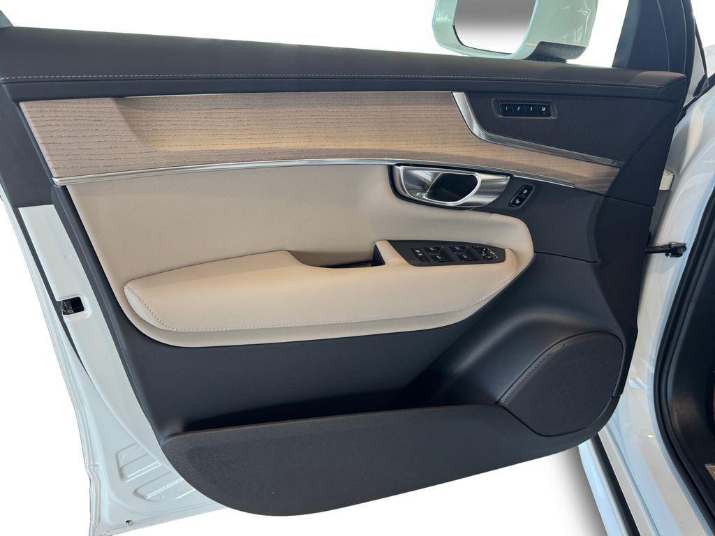 new 2026 Volvo XC90 car, priced at $65,324