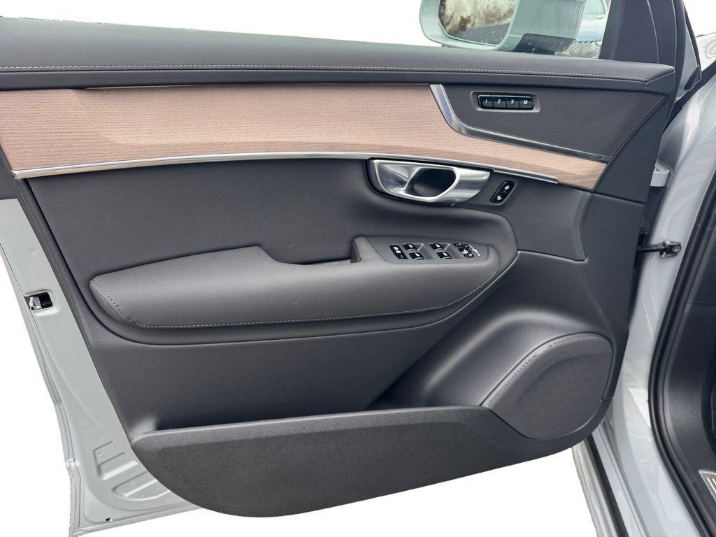 new 2026 Volvo XC90 car, priced at $71,949