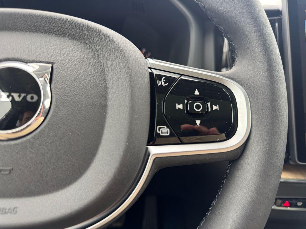 new 2026 Volvo XC60 car, priced at $59,039