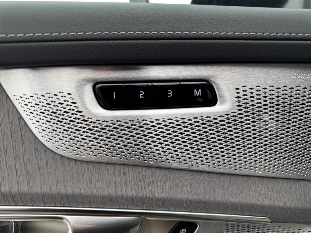 new 2026 Volvo XC90 car, priced at $80,774
