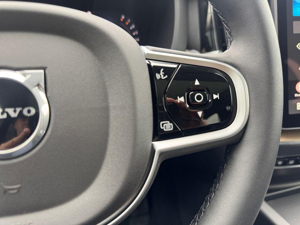 new 2026 Volvo XC60 car, priced at $58,534