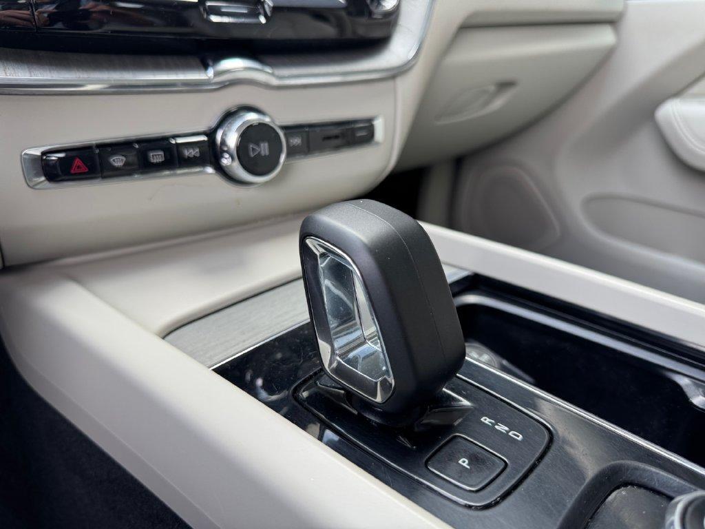 used 2024 Volvo XC60 car, priced at $34,454