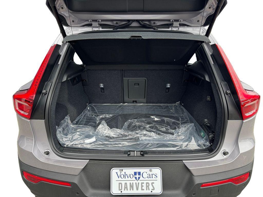 new 2026 Volvo XC40 car, priced at $50,699