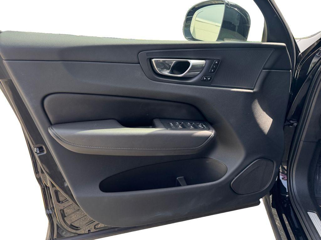 used 2023 Volvo XC60 car, priced at $37,886