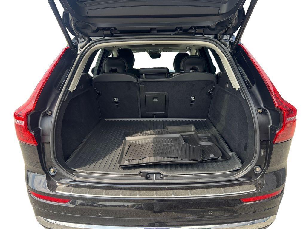 used 2023 Volvo XC60 car, priced at $37,886
