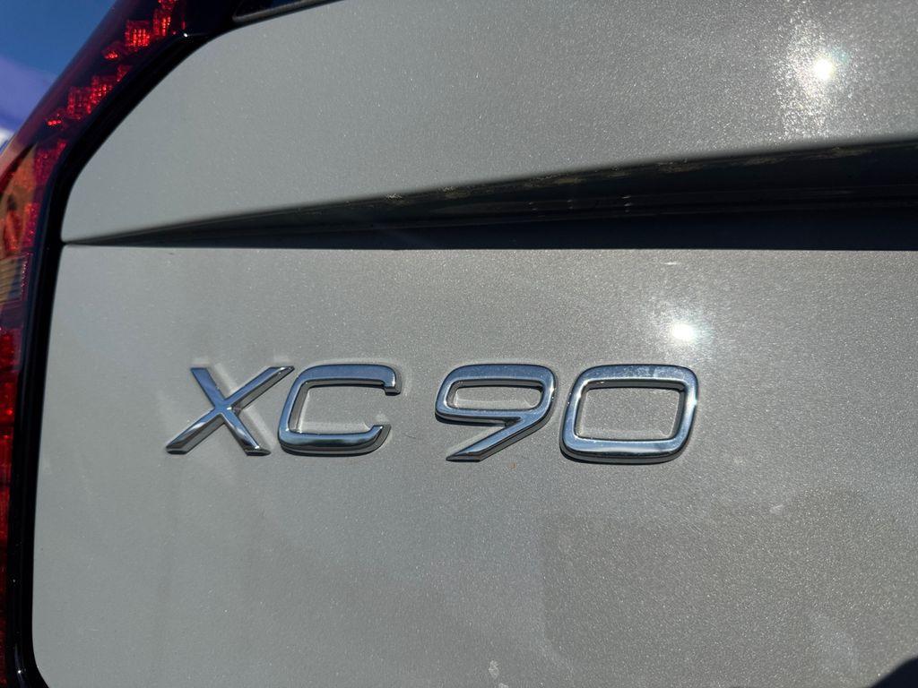 new 2025 Volvo XC90 car, priced at $76,504