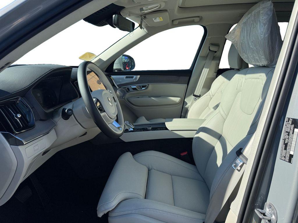 new 2025 Volvo XC90 car, priced at $76,504