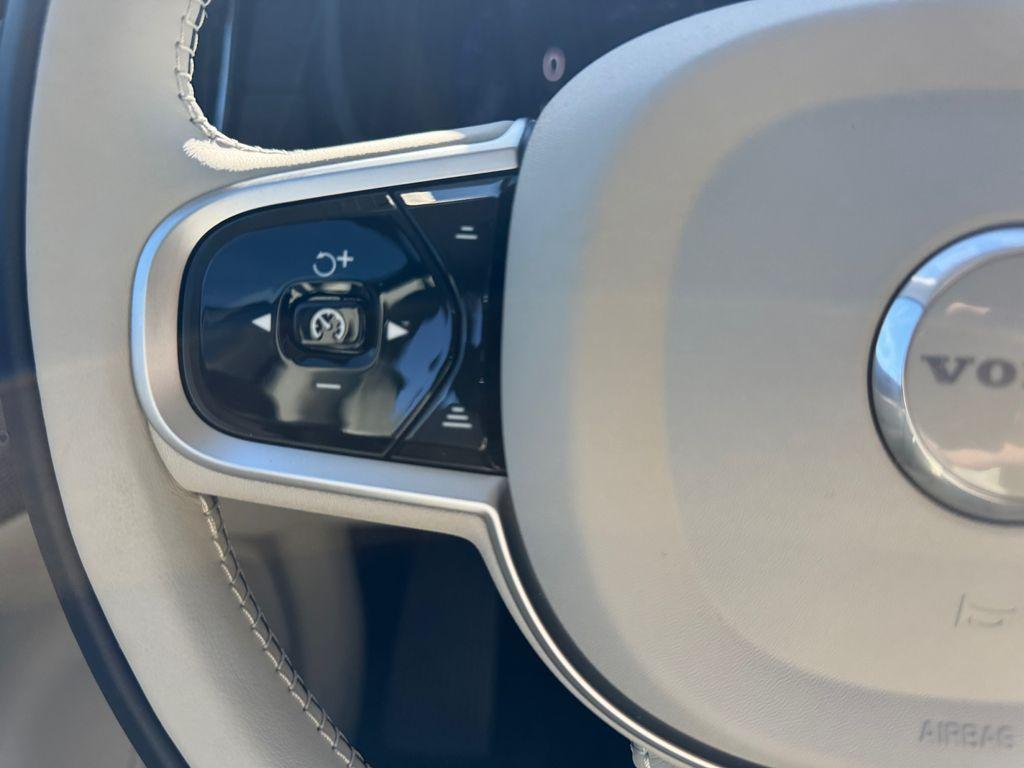 new 2025 Volvo XC90 car, priced at $76,504