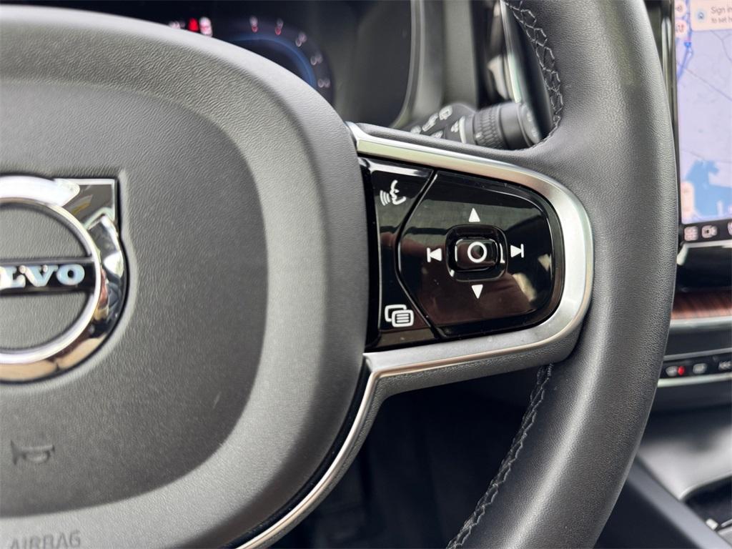 used 2023 Volvo XC60 car, priced at $31,849