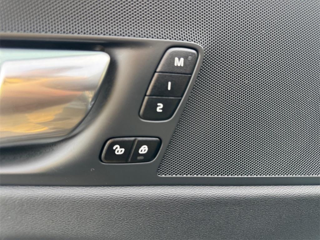 used 2023 Volvo XC60 car, priced at $31,849