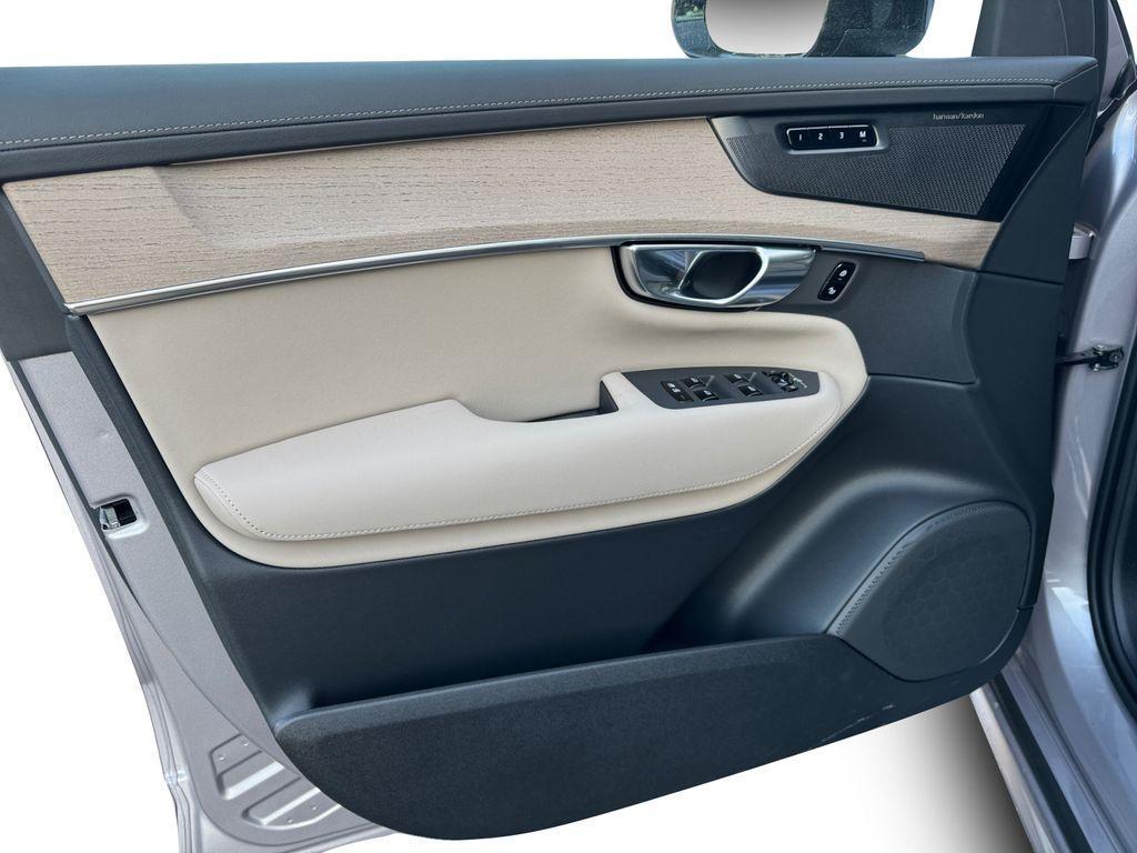 new 2026 Volvo XC90 car, priced at $80,594