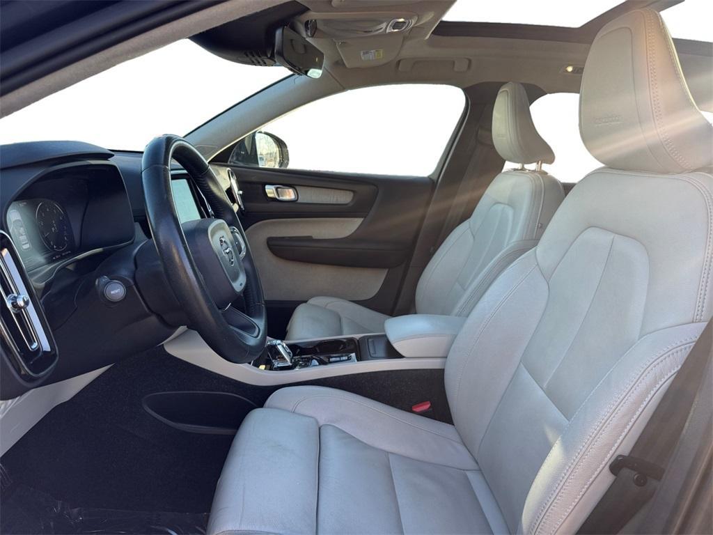 used 2019 Volvo XC40 car, priced at $20,868