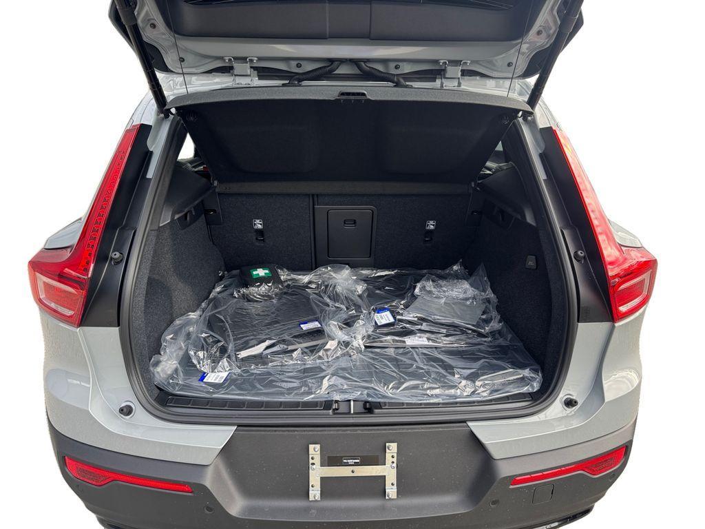 new 2026 Volvo XC40 car, priced at $53,074