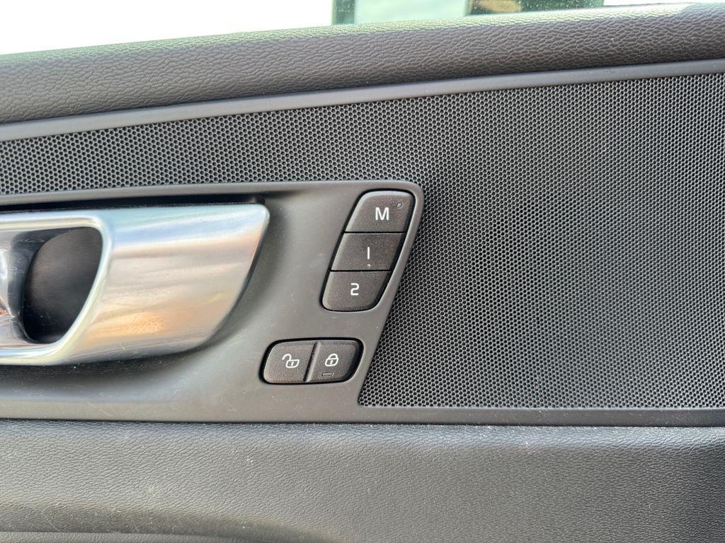 used 2024 Volvo XC60 car, priced at $37,685