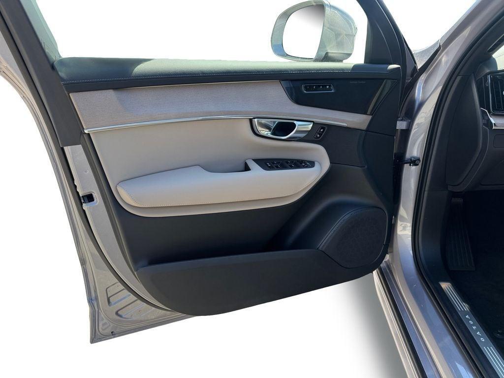 new 2026 Volvo XC90 Plug-In Hybrid car, priced at $83,429