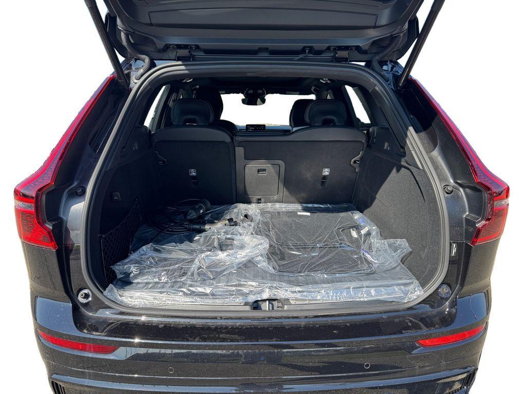 new 2026 Volvo XC60 Plug-In Hybrid car, priced at $76,169