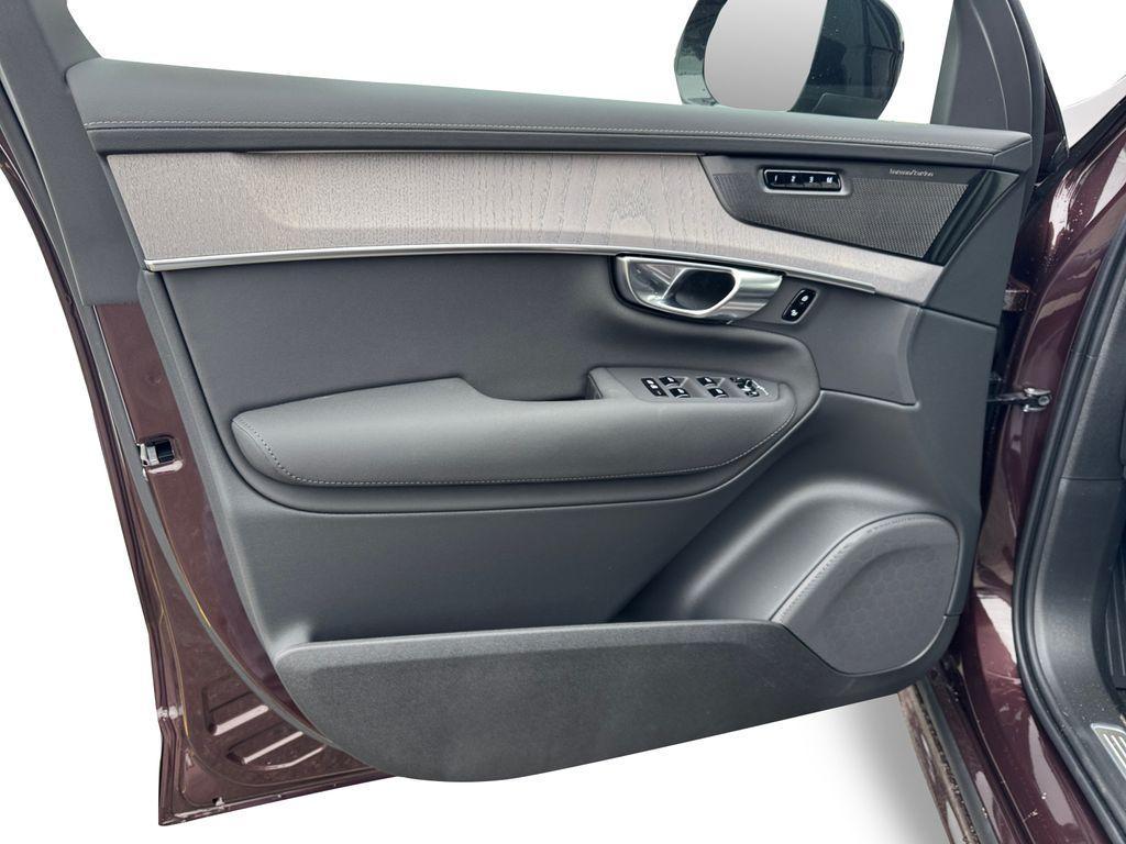 new 2026 Volvo XC90 car, priced at $77,624