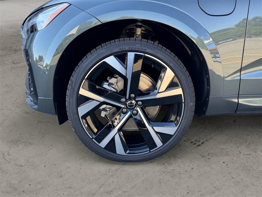 new 2026 Volvo XC60 Plug-In Hybrid car, priced at $82,669