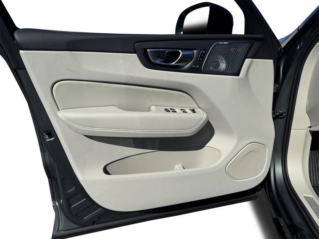 new 2026 Volvo XC60 Plug-In Hybrid car, priced at $82,669