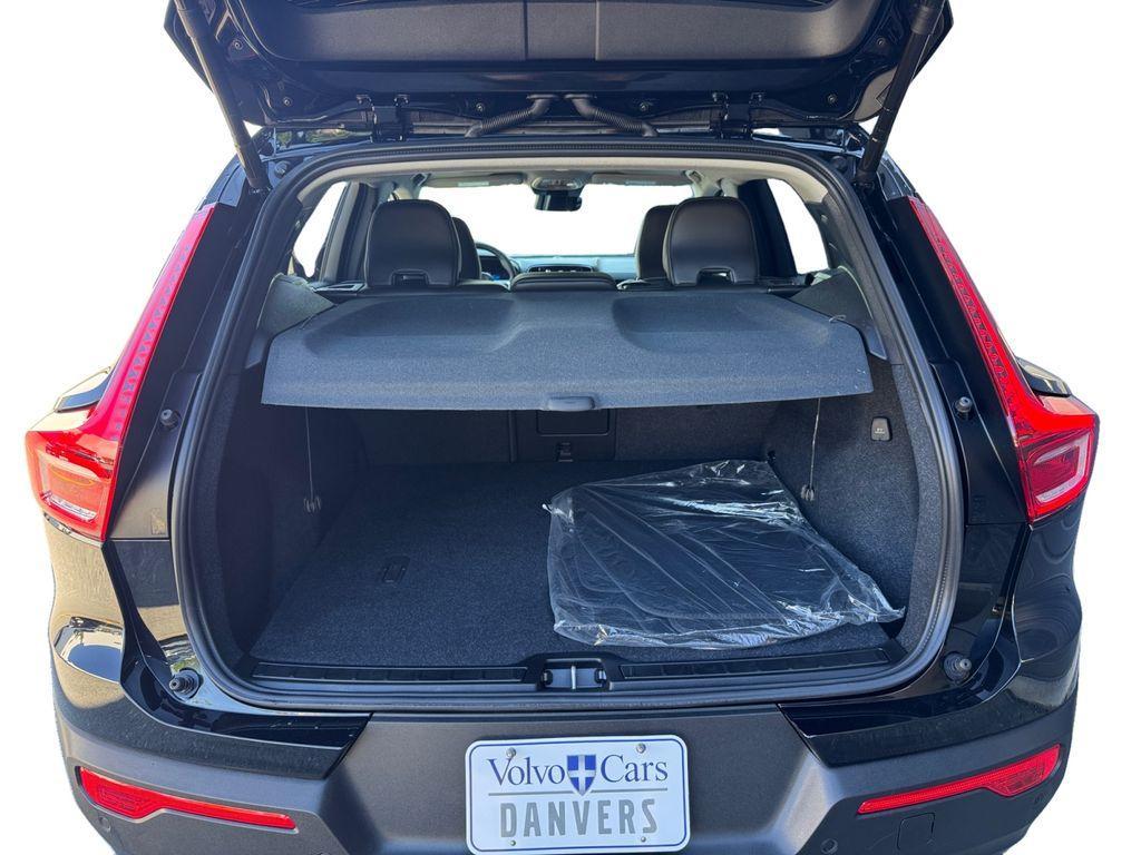 used 2024 Volvo XC40 car, priced at $31,837