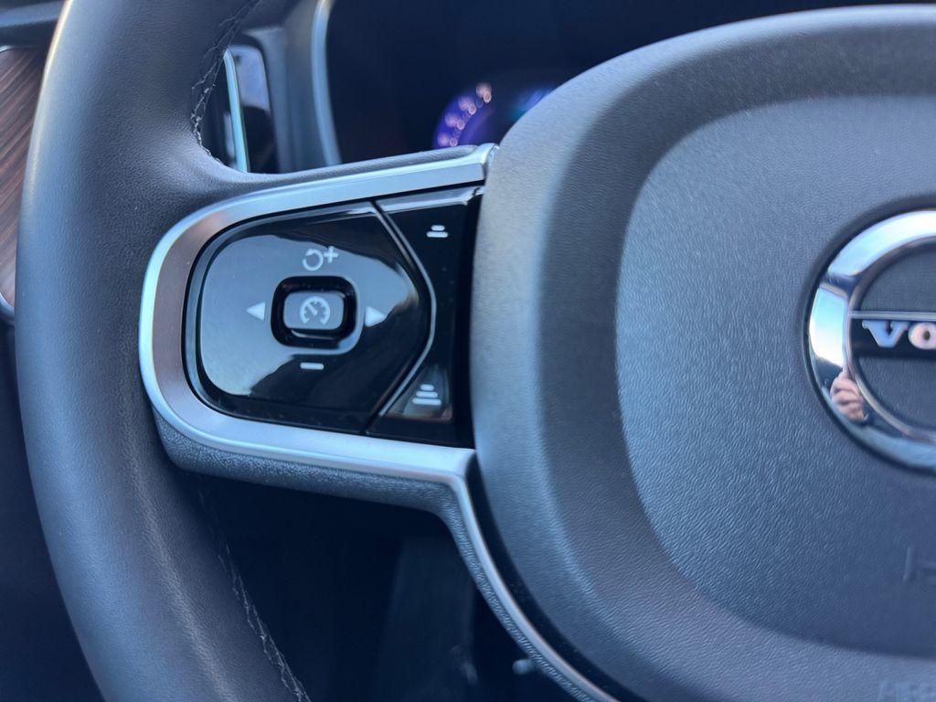 used 2023 Volvo XC60 car, priced at $34,545