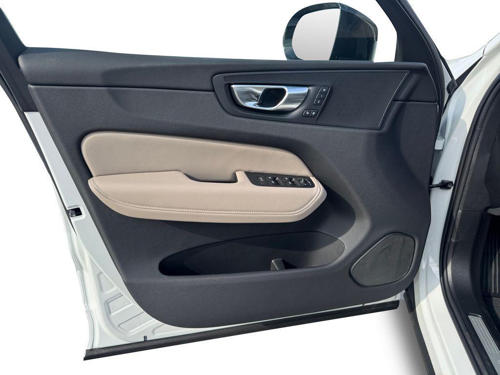 new 2026 Volvo XC60 car, priced at $58,534