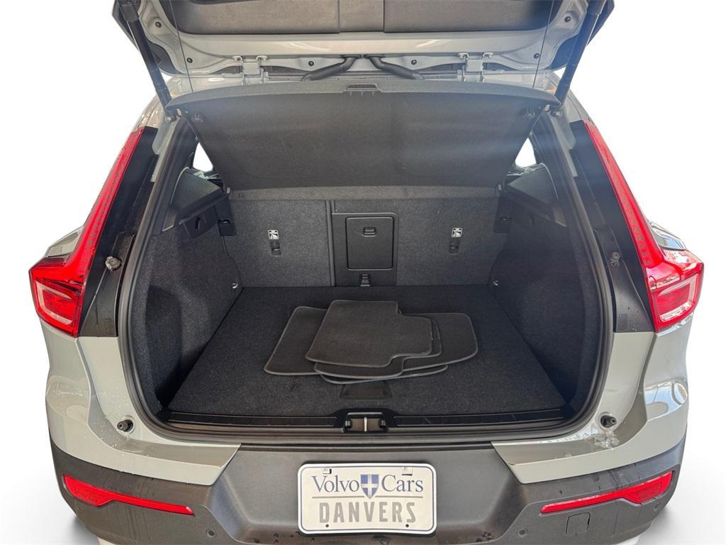 used 2025 Volvo XC40 car, priced at $32,656