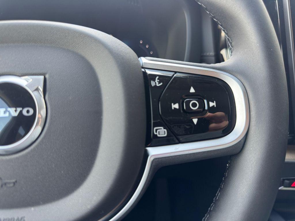 new 2026 Volvo XC60 Plug-In Hybrid car, priced at $75,689
