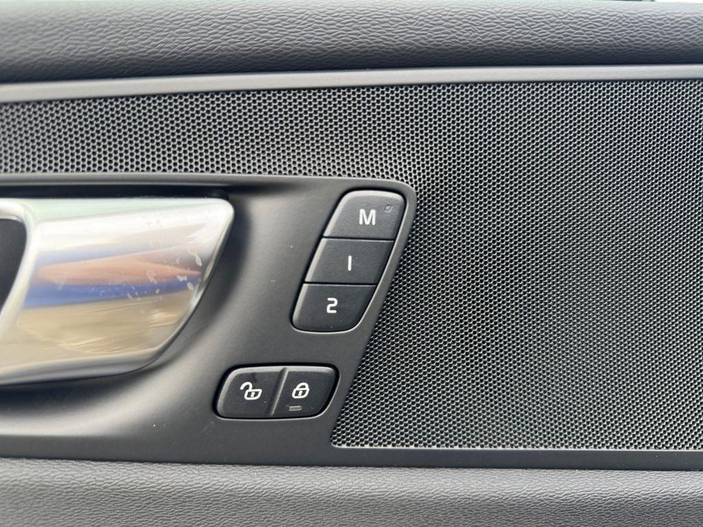 new 2026 Volvo XC60 car, priced at $58,534