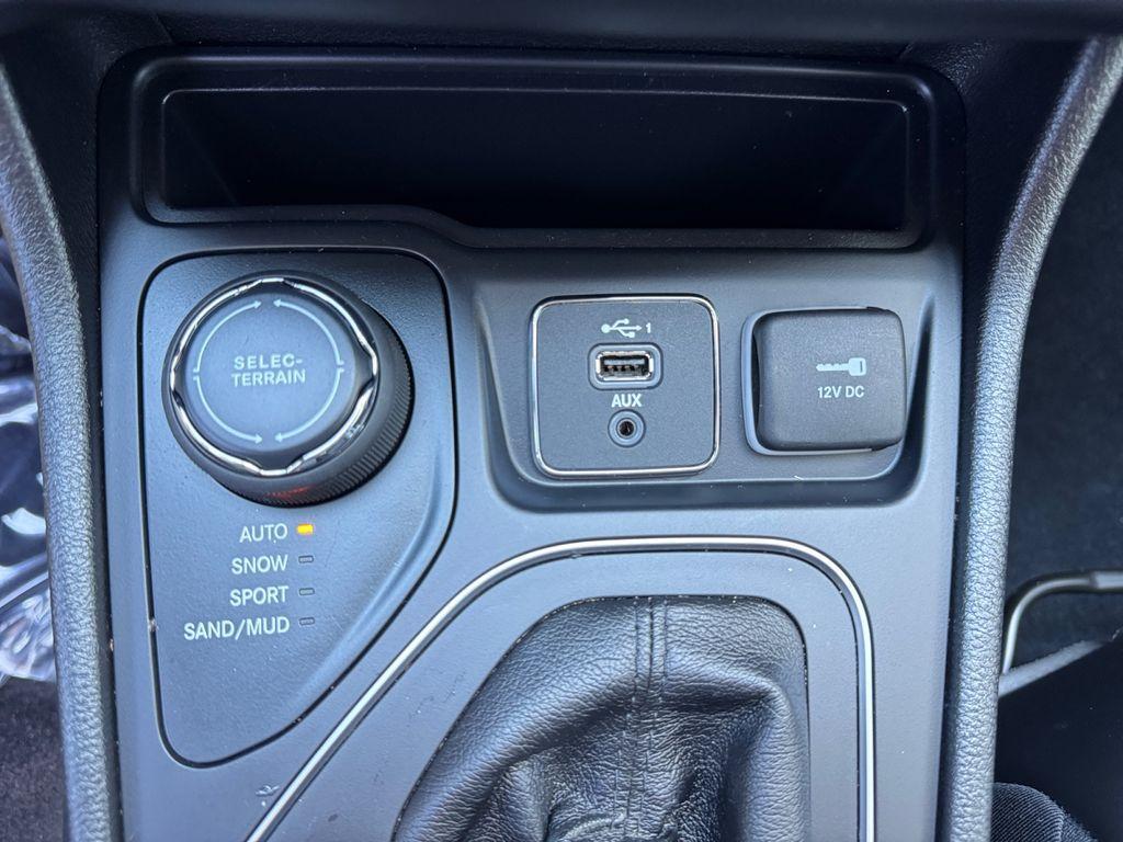 used 2020 Jeep Cherokee car, priced at $17,962