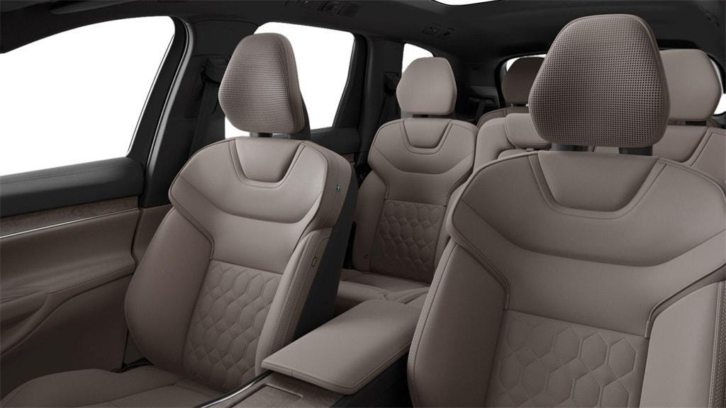 new 2025 Volvo EX90 car, priced at $90,189