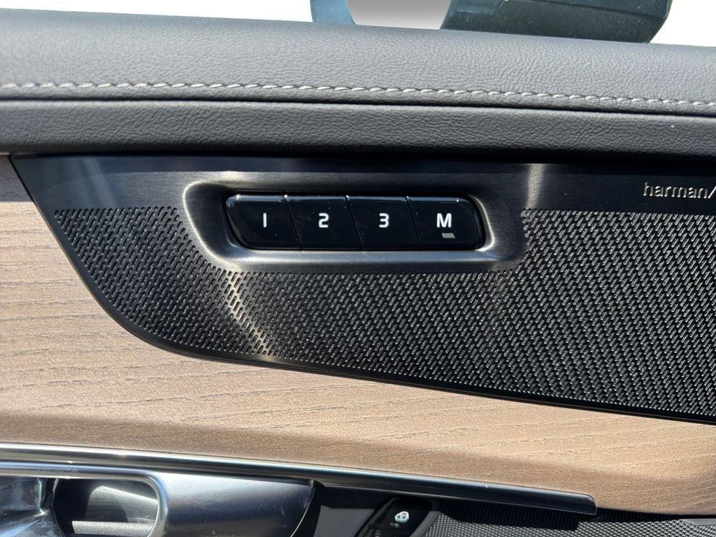 new 2026 Volvo XC90 car, priced at $72,069