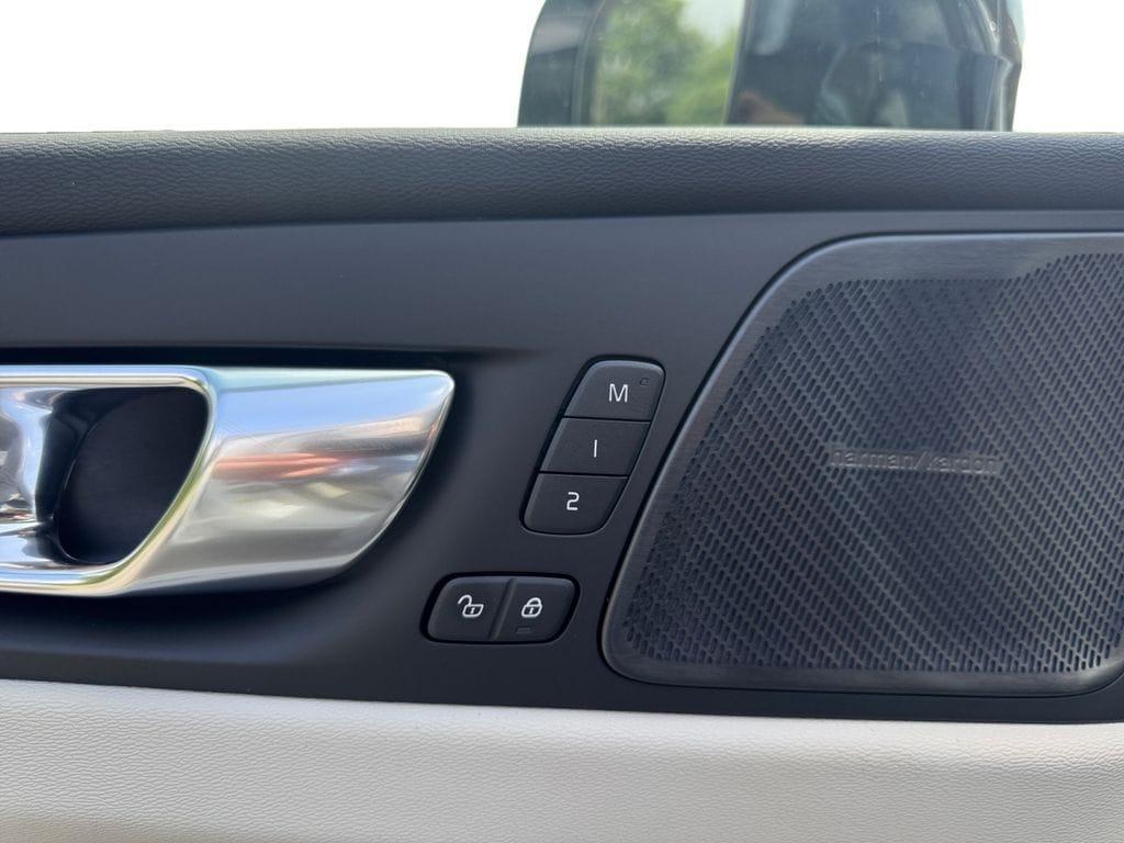 new 2026 Volvo XC60 Plug-In Hybrid car, priced at $76,599