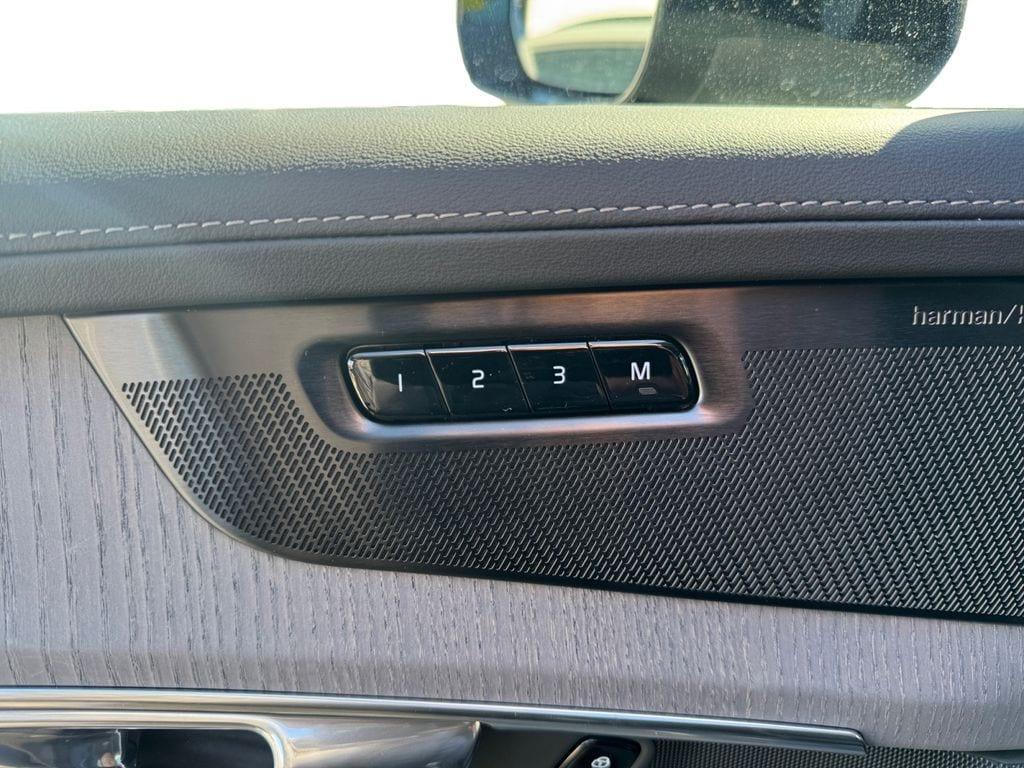 new 2026 Volvo XC90 car, priced at $76,629