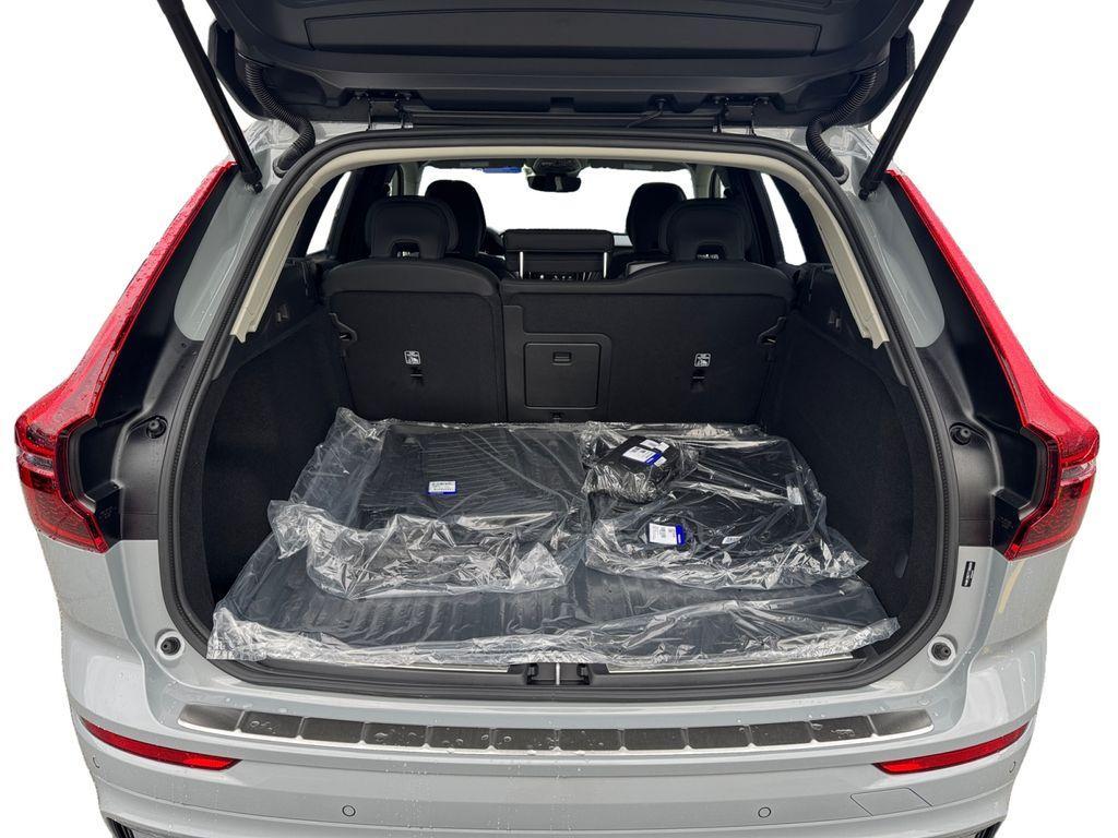 new 2026 Volvo XC60 car, priced at $58,909