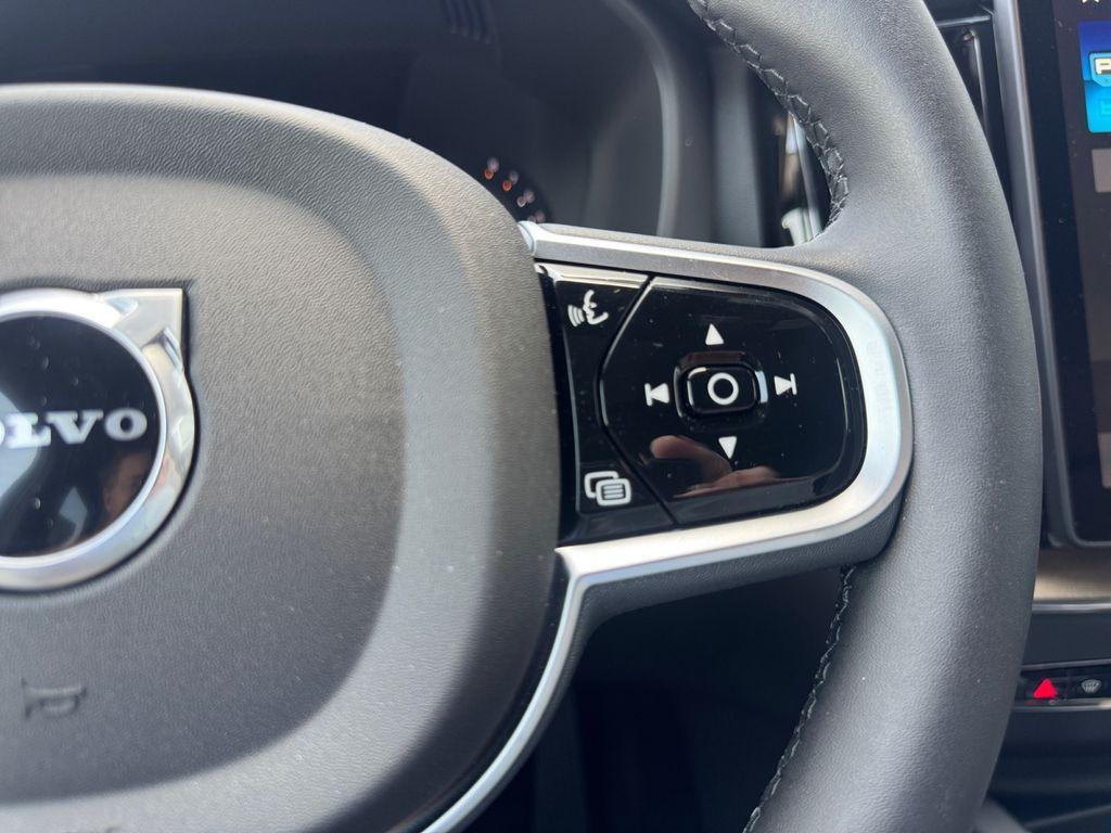 new 2026 Volvo XC60 car, priced at $59,039