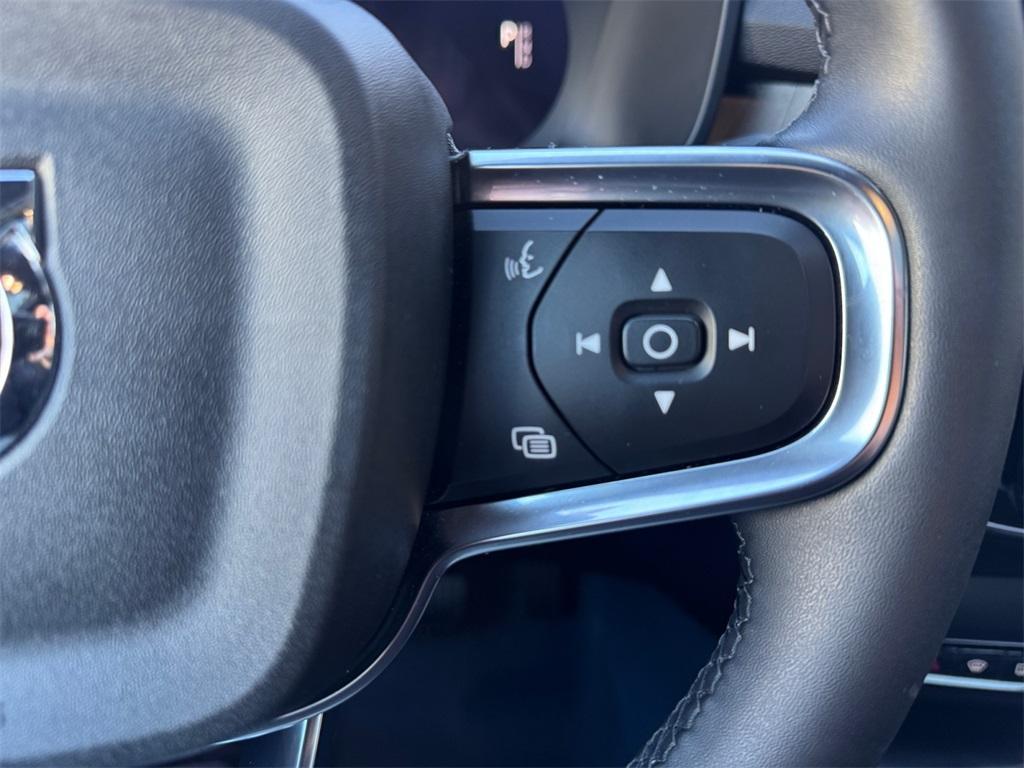 used 2022 Volvo C40 Recharge Pure Electric car, priced at $22,928