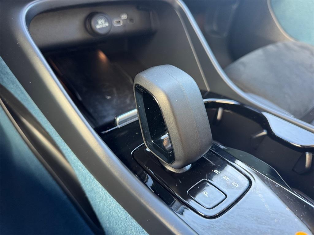 used 2022 Volvo C40 Recharge Pure Electric car, priced at $22,928