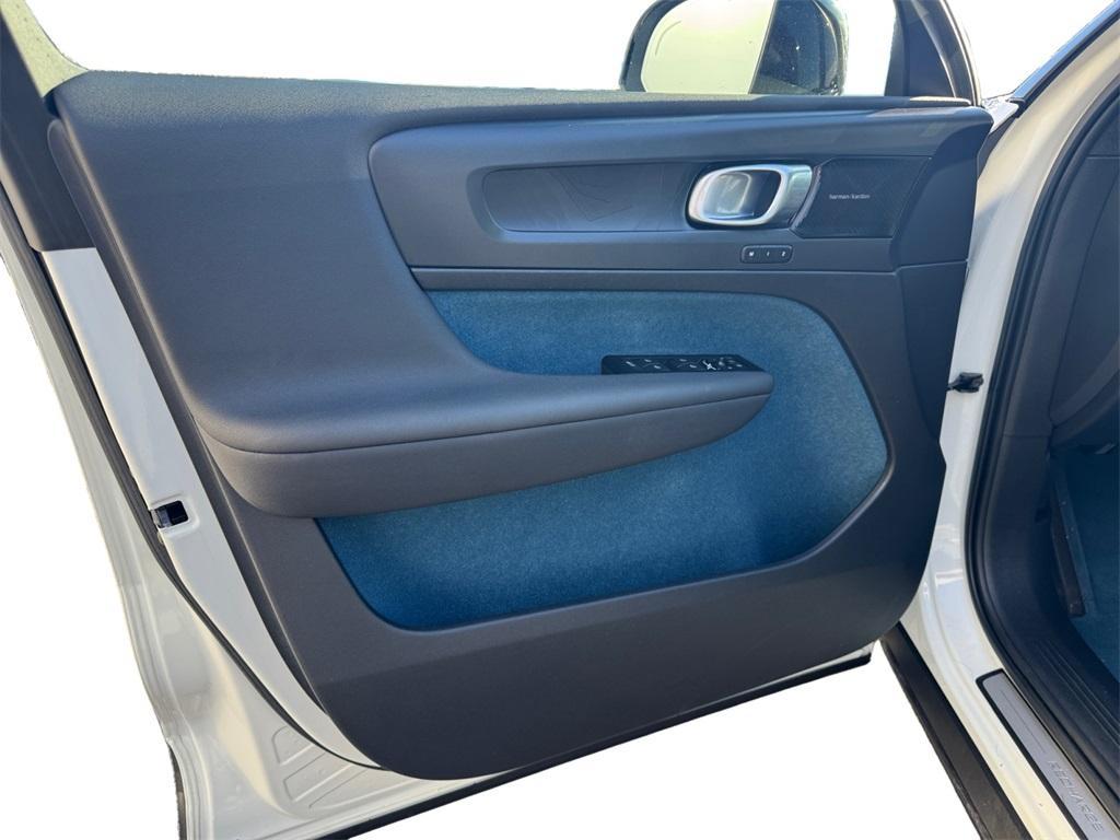 used 2022 Volvo C40 Recharge Pure Electric car, priced at $22,928