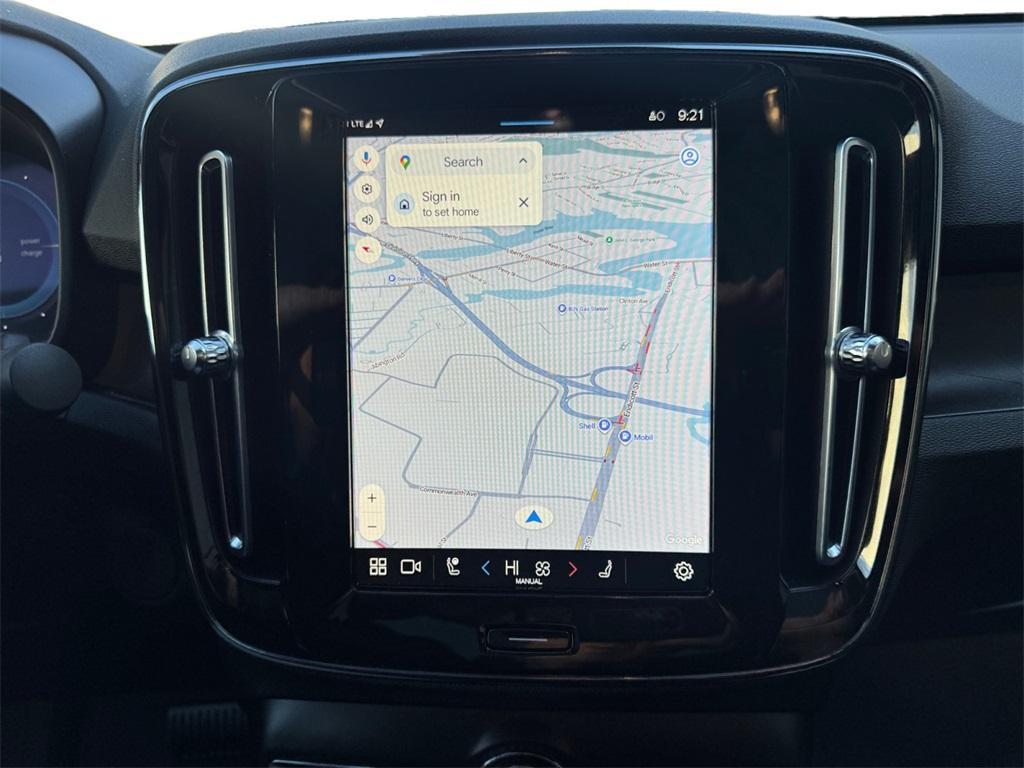 used 2022 Volvo C40 Recharge Pure Electric car, priced at $22,928