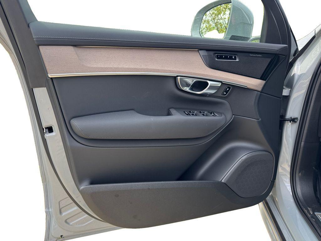 new 2026 Volvo XC90 car, priced at $72,374
