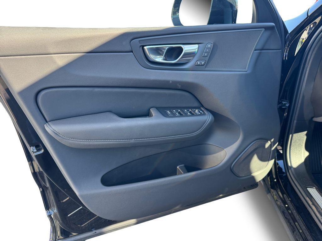 new 2026 Volvo XC60 car, priced at $58,534