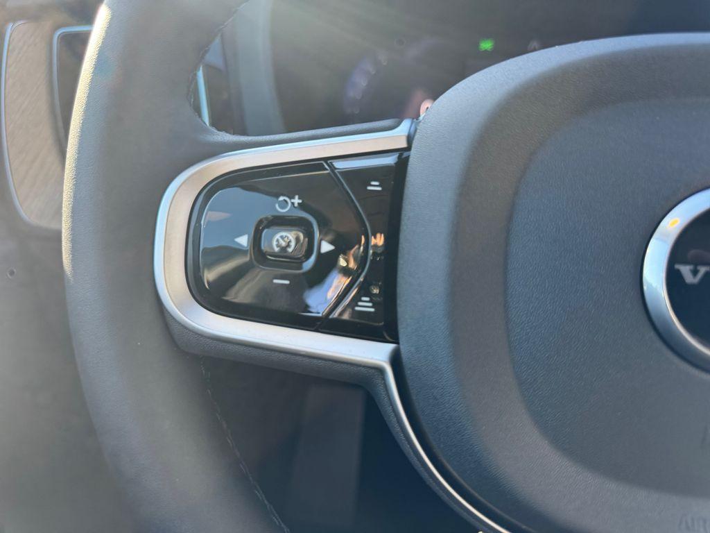 new 2026 Volvo XC60 car, priced at $58,534