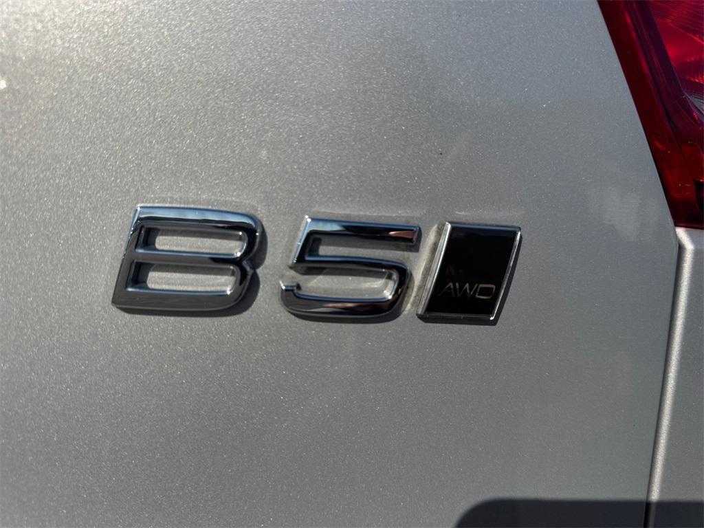 used 2025 Volvo XC40 car, priced at $33,297